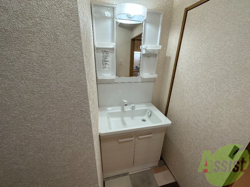 洗面設備　シャンプードレッサー。身支度はここでばっちり。