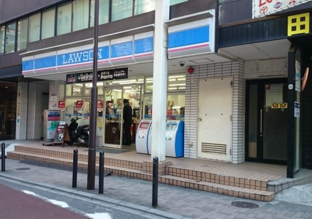 コンビニ　ローソン西神田2丁目店（コンビニ）まで256m