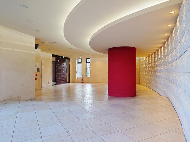 ロビー　ロビーフロワー・防犯カメラ付きエレベーター