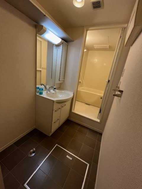 洗面設備　★身支度に便利な独立洗面化粧台★