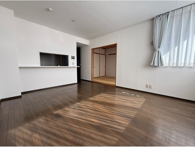 居室・リビング　使いやすい形の為、レイアウトを楽しめます♪