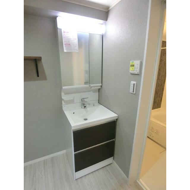 洗面設備　独立洗面台を完備し、朝の身支度が快適です♪