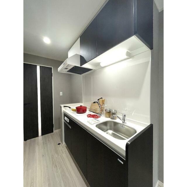 キッチン　２口ＩＨキッチンなのでお料理好きな方にもオススメです！※家具