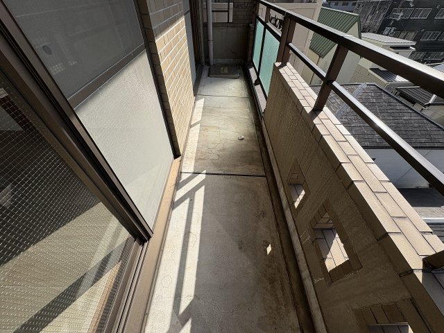 バルコニー　バルコニーからの眺めを楽しみながら食事をしませんか