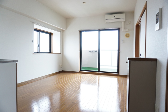 居室・リビング　東向き１０帖のＬＤＫ