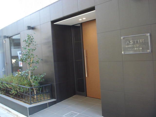 エントランス　■モニタ付オートロック