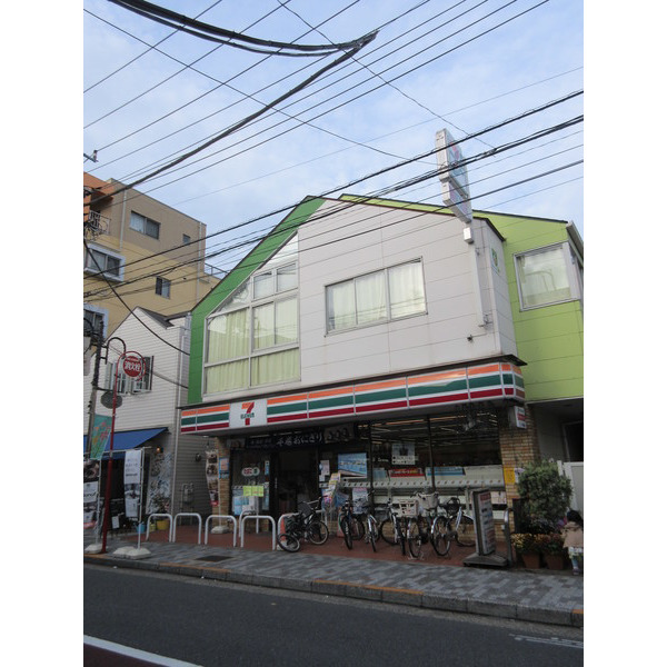 コンビニ　セブンイレブン目黒柿の木坂１丁目店（コンビニ）まで376m