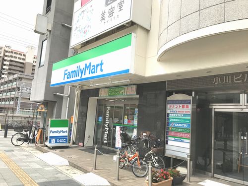 コンビニ　ファミリーマートＪＲ大久保駅北店（コンビニ）まで127m