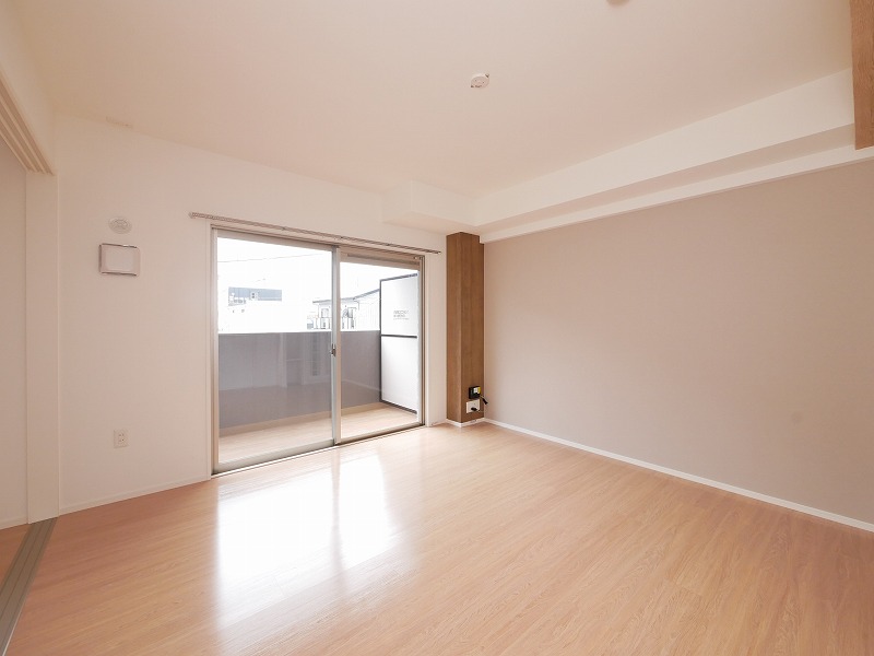 居室・リビング　写真は別の部屋です。