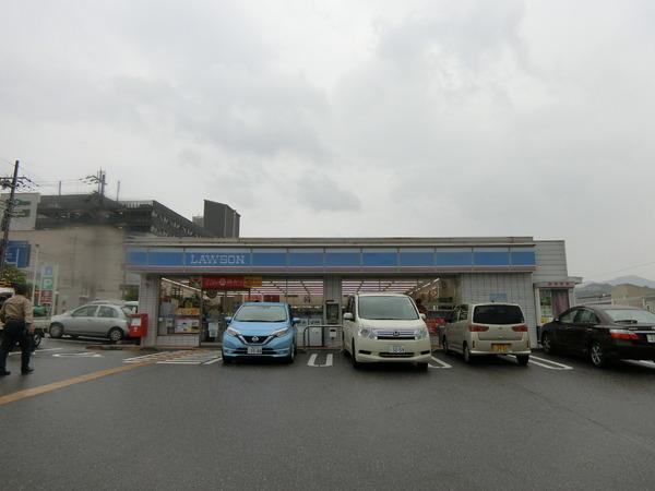 コンビニ　ローソン河内長野三日市駅前店（コンビニ）まで852m