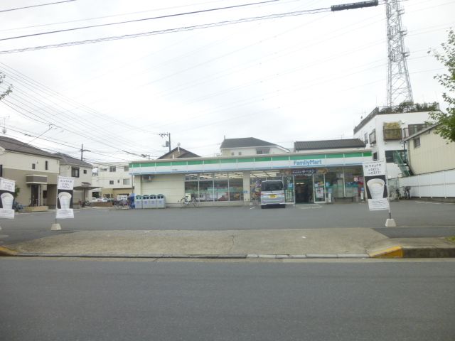 コンビニ　ファミリーマート南花畑店（コンビニ）まで262m
