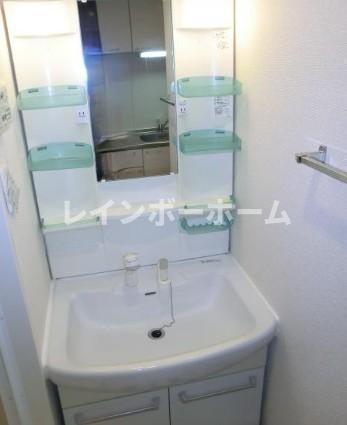 洗面設備　コンパクトで使いやすい洗面所