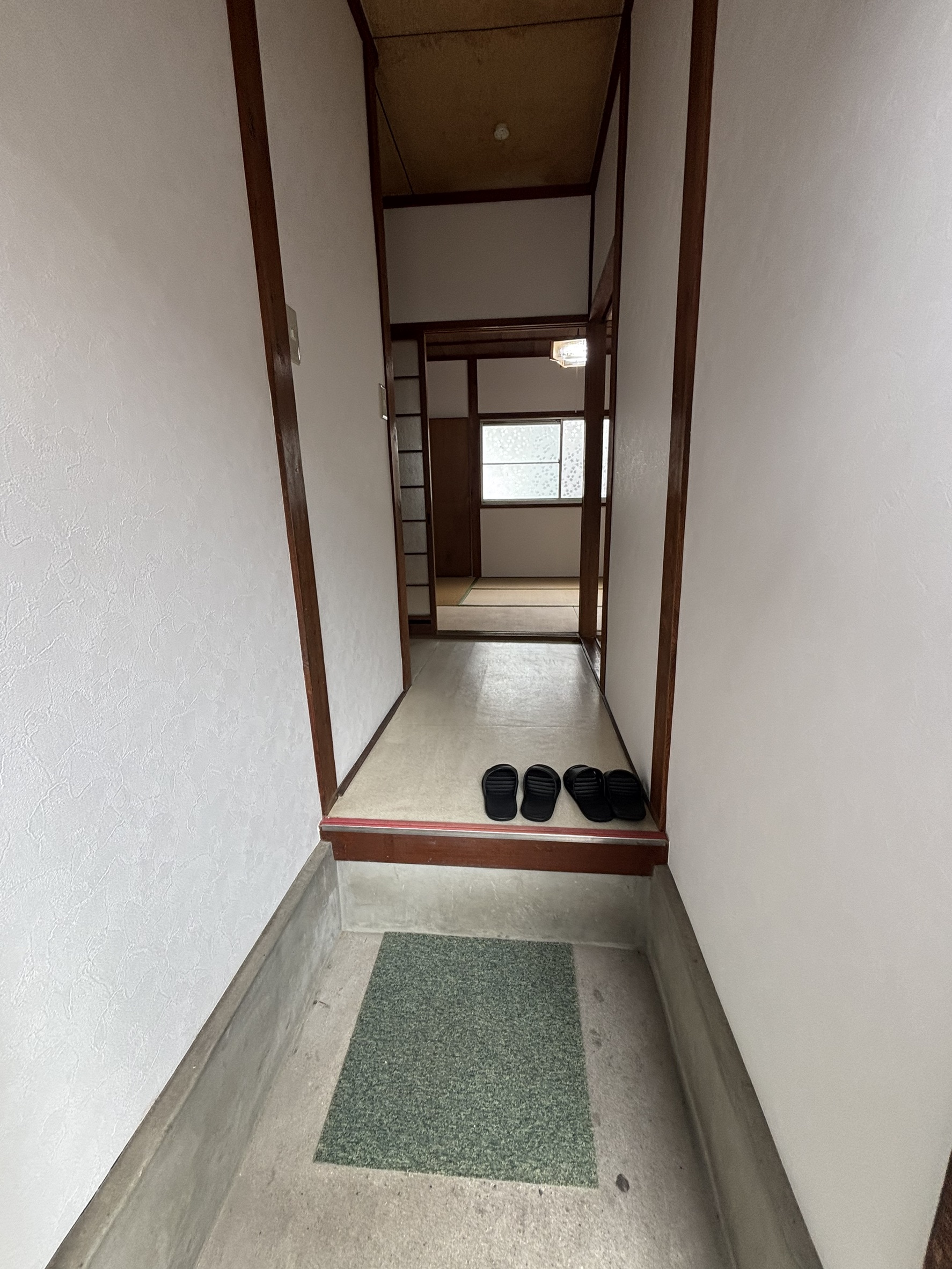 児島田の口6丁目貸家 2号の玄関写真