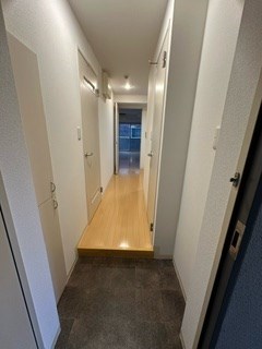 玄関　※参考写真（同物件別部屋です）