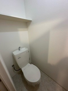 トイレ　※参考写真（同物件別部屋です）