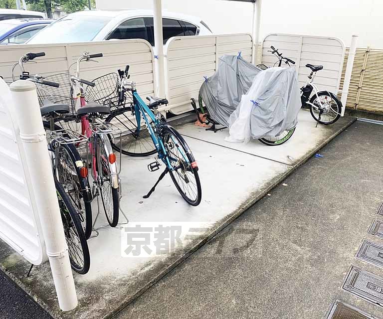 ロビー　建物中側から見ています。