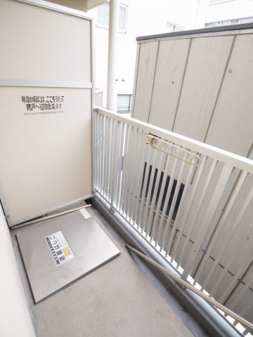 バルコニー　レジュールアッシュ谷町