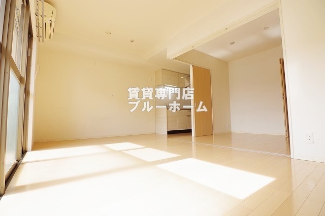 居室・リビング　11.4帖の広いリビング！