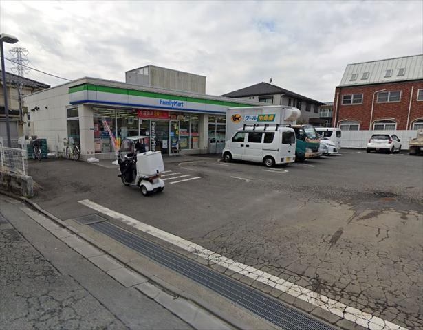 コンビニ　ファミリーマート（コンビニ）まで473m