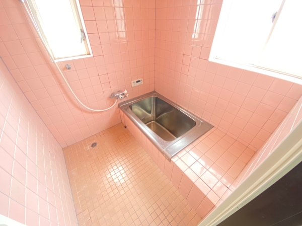 酒門町赤津様戸建の風呂写真