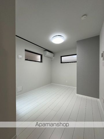 レグレス保土ヶ谷の居間写真