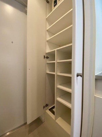 玄関　同タイプ別部屋のお写真です