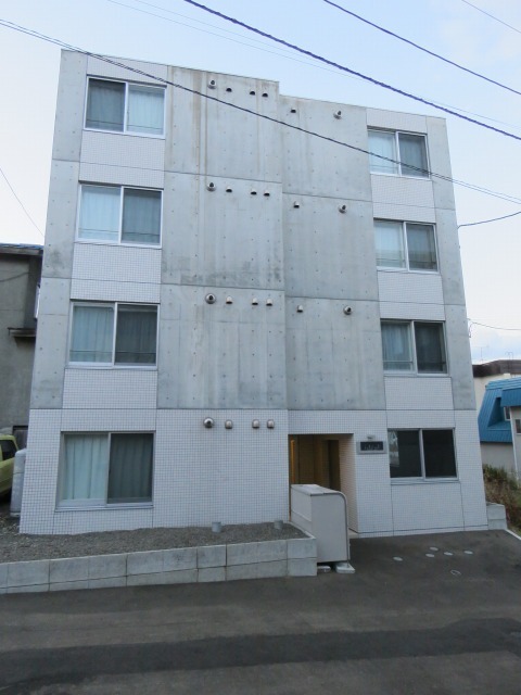 札幌市手稲区手稲本町二条のマンションの建物外観