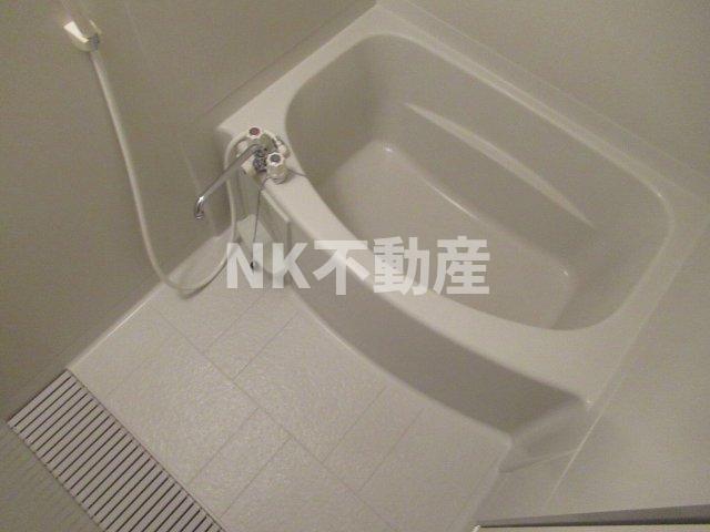 バス・シャワールーム　落ち着いた空間のお風呂です