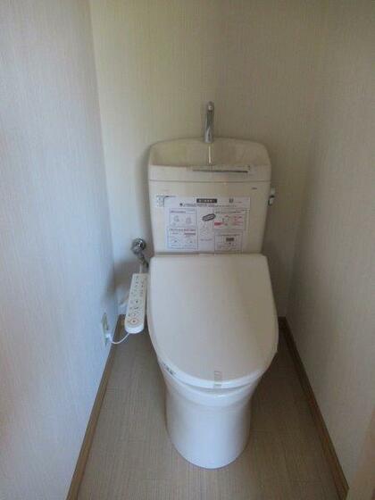 【越谷市蒲生のアパートのトイレ】