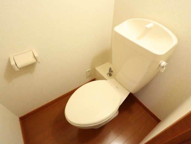 【奈良市佐保台西町のマンションのトイレ】