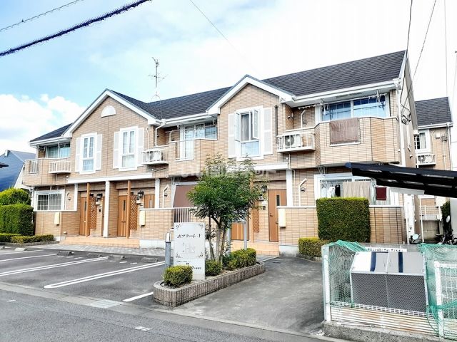 東温市田窪のアパートの建物外観