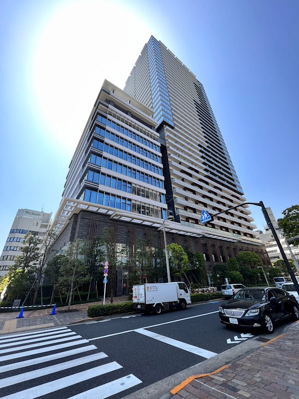 港区浜松町のマンションの建物外観