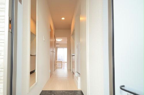 玄関　設備・仕様は号室により異なる為、現況を優先致します。