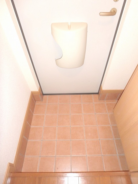 玄関　下駄箱付き