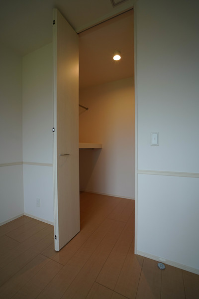 収納　同じ建物の別の部屋