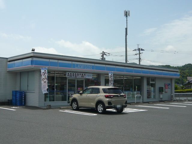 コンビニ　ローソン鹿児島皇徳寺東口店（コンビニ）まで300m