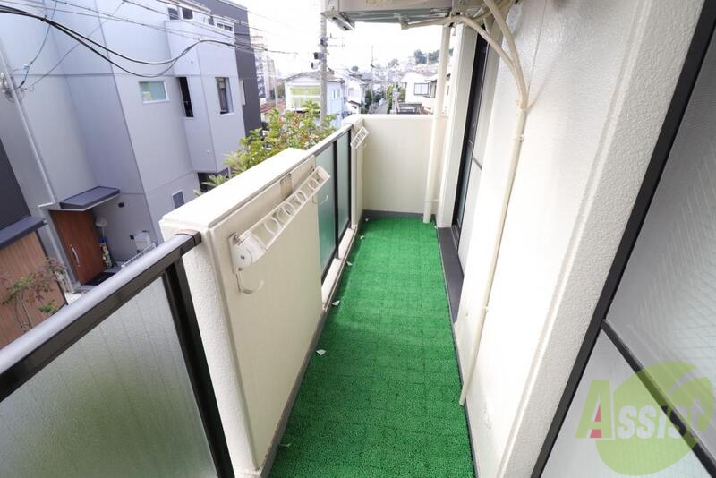 バルコニー　バルコニーにも緑がたくさん。