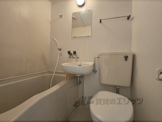 バス・シャワールーム　バス