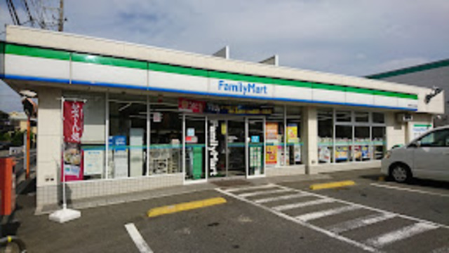 コンビニ　ファミリーマート清瀬小金井街道店（コンビニ）まで795m