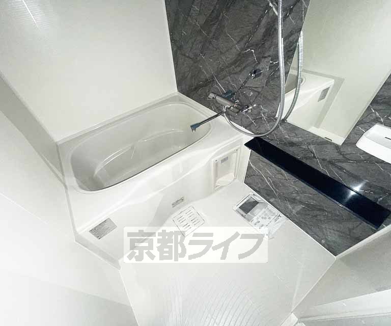 建物外観　・建築中