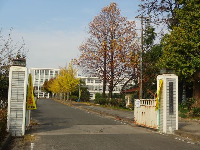 中学校　常滑市立常滑中学校（中学校）まで4458m