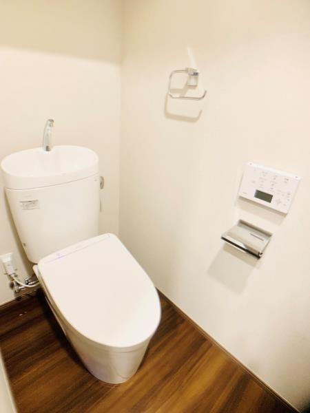 トイレ　落ち着いたトイレです