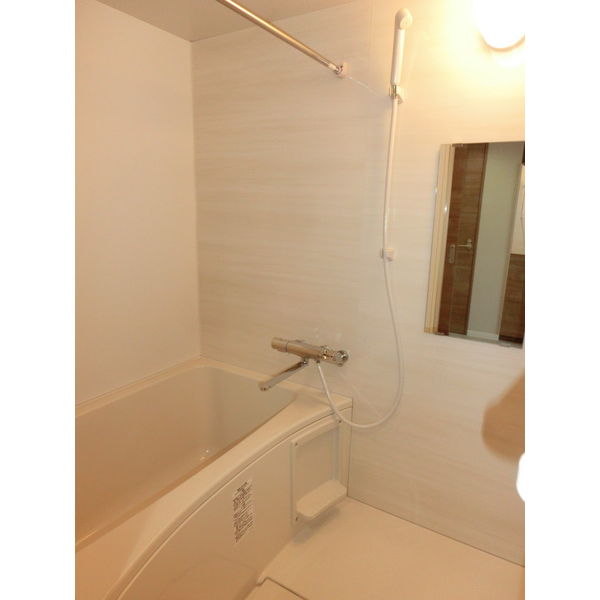 バス・シャワールーム　ゆったり過ごせるお風呂です