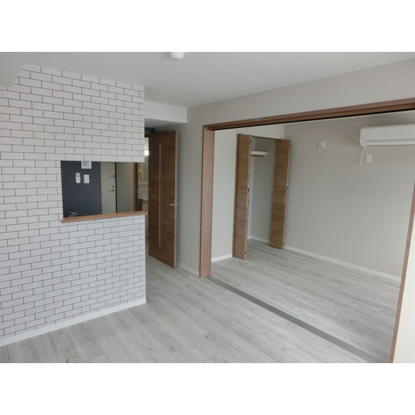 居室・リビング　ゆったりとした居間です