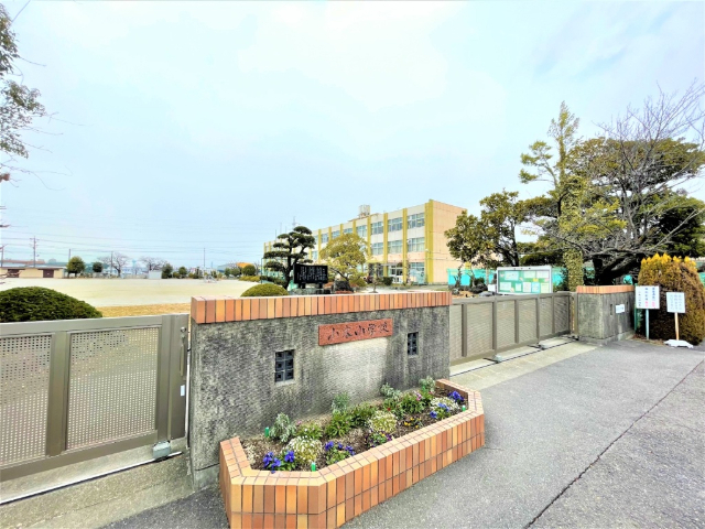 小学校　小牧市立小木小学校（小学校）まで686m