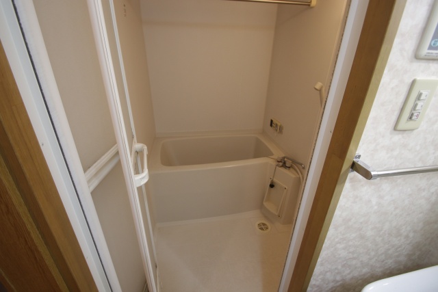 バス・シャワールーム　※別室の参考写真の為、現況優先です。
