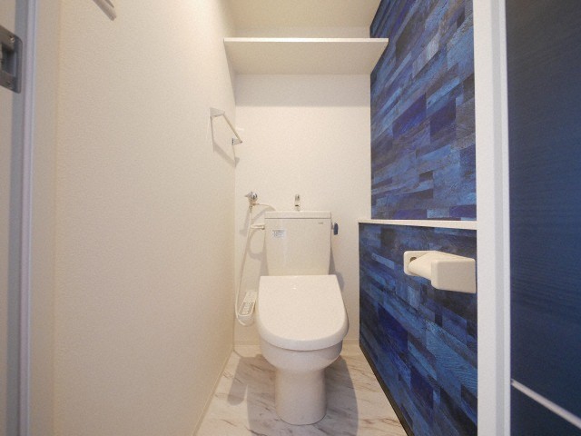 トイレ　あったらうれしいウォシュレット付き♪