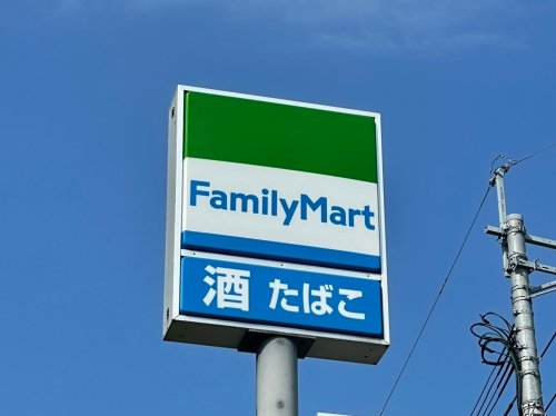 コンビニ　ファミリーマート 熊本益城広崎店（コンビニ）まで1111m