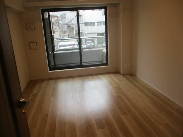 居室・リビング　■エアコン■24時間換気システム■ダウンライト■２面採光