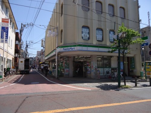 コンビニ　ファミリーマート相模原東林間駅前店（コンビニ）まで150m